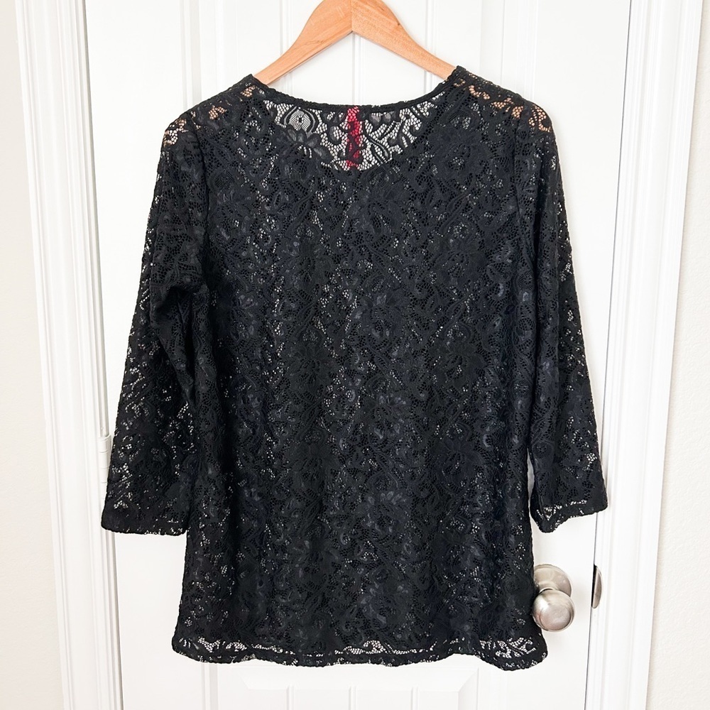 Ruby Ribbon Lace Tunic Size Medium - Picture 2 of 2